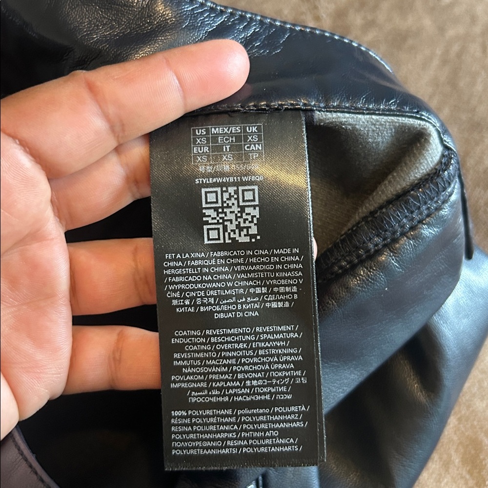 Guess faux leather Black Cargo Pants wide leg size XS - Picture 11 of 16